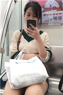 丝袜美女[323M]